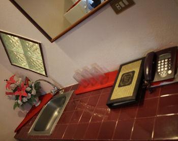 Отель Cafe 2*